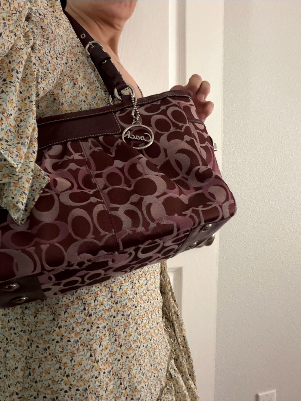 Handbag - Picture 7 of 10